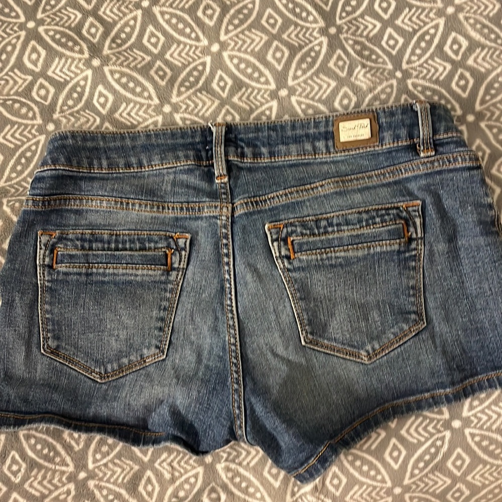 Shorts - Picture 3 of 3